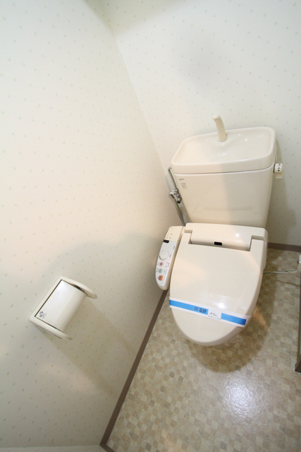 トイレ　※他のお部屋の参考写真です。