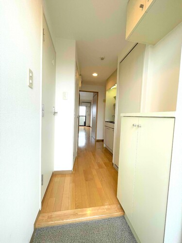 その他　共有部からの室内　※同タイプ別部屋2022年9月撮影