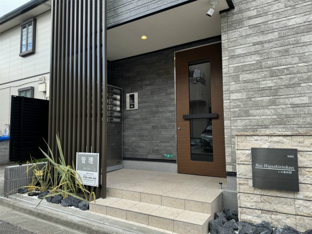 エントランス　ゆとりのあるエントランスです