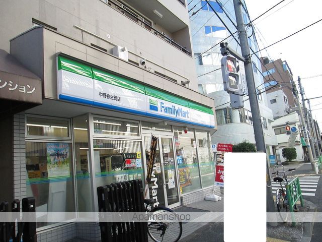 コンビニ　ファミリーマート（コンビニ）まで259m