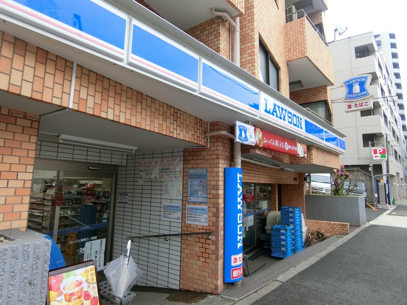 コンビニ　ローソン麻布三ノ橋店（コンビニ）まで135m