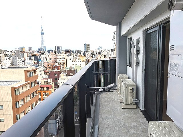 眺望　上階は目の前建物なく開放感あるバルコニーからスカイツリー隅田