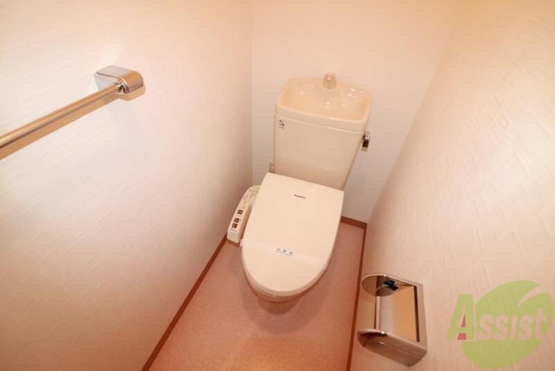 トイレ　ウォッシュレット付きです。