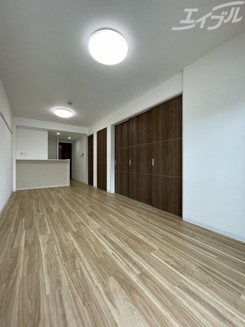 居室・リビング　広々としたお部屋です！