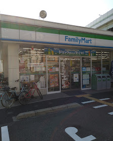 コンビニ　ファミリーマート大開三丁目店（コンビニ）まで197m