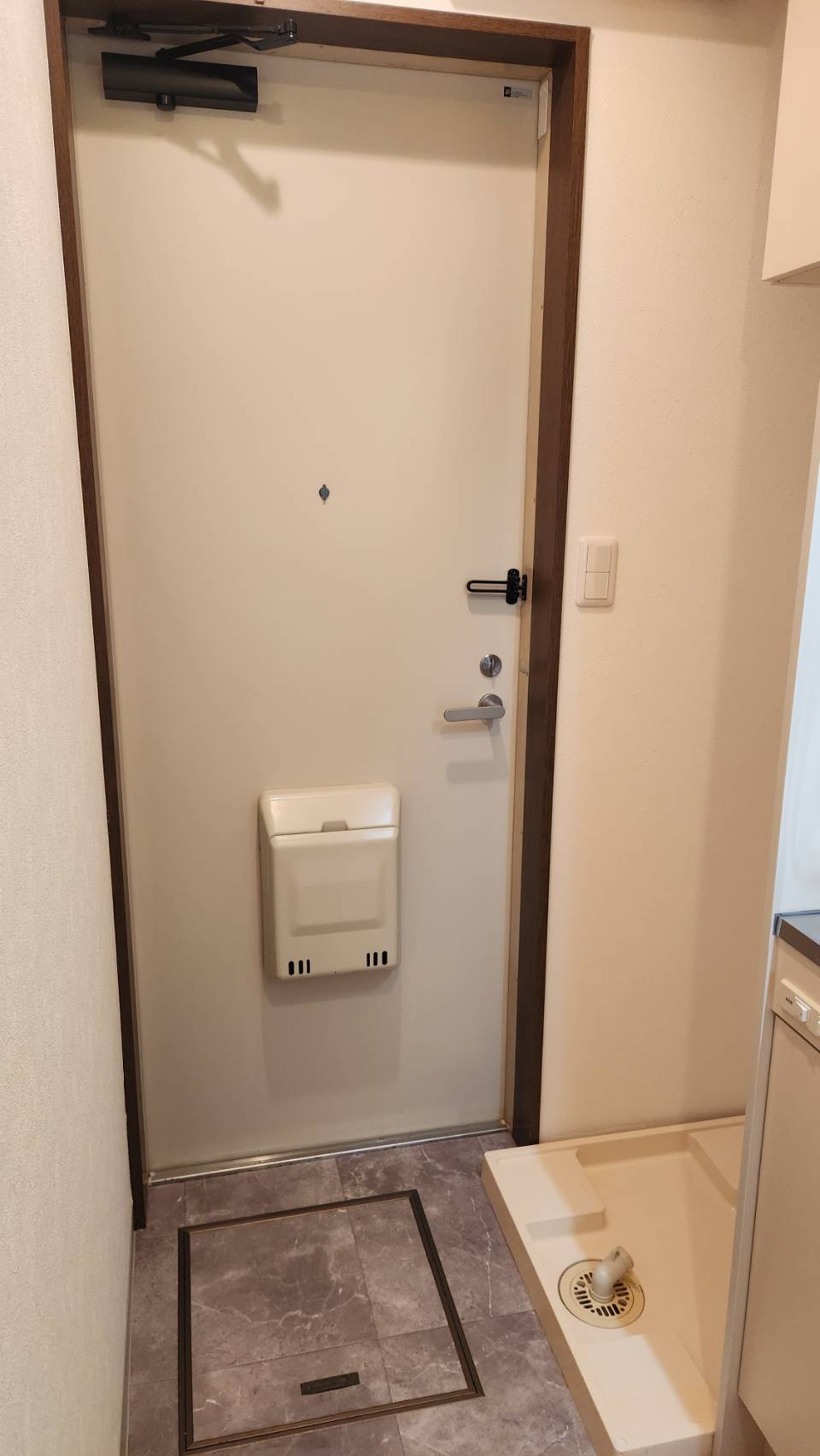 東急東横線 都立大学駅 徒歩10分 2階建 築37年の玄関写真