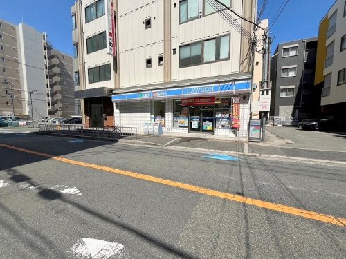 コンビニ　ローソン 吹田垂水三丁目店（コンビニ）まで378m
