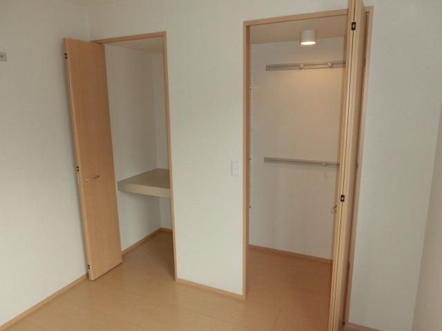 収納　※別号室参考写真です