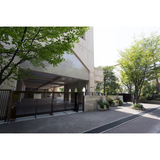 小学校　市立中川西小学校（小学校）まで600m