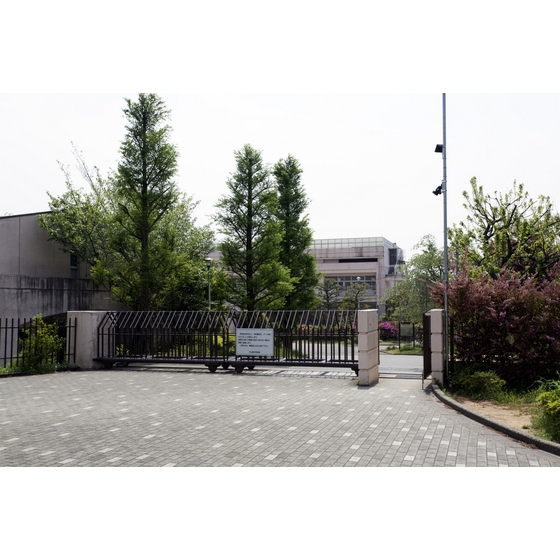 中学校　市立中川西中学校（中学校）まで450m