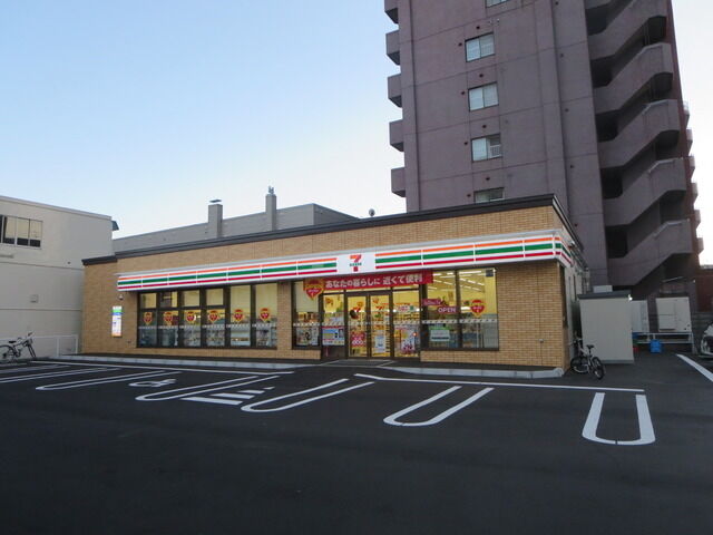 コンビニ　セブンイレブン札幌南9条西7丁目店（コンビニ）まで279m