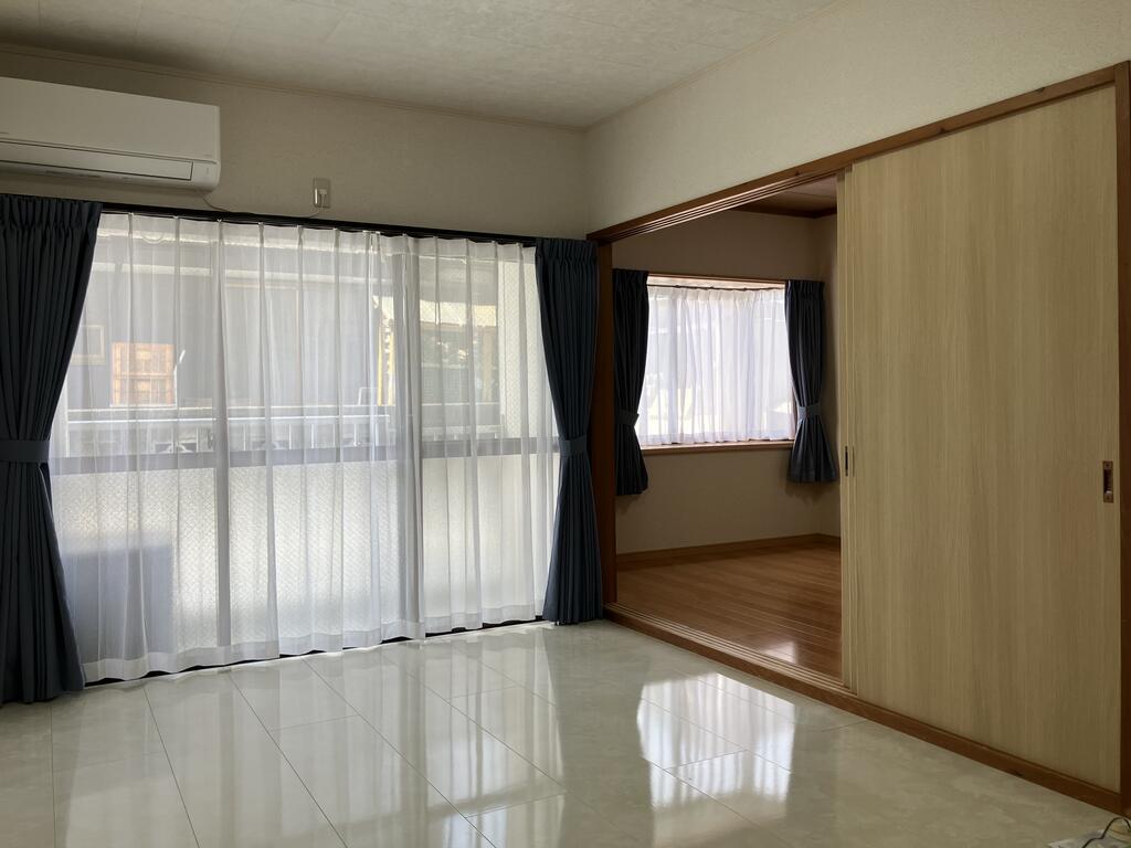 KMKスカイハイツの居間写真