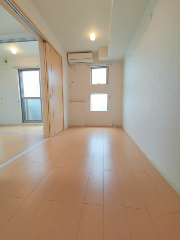 その他部屋・スペース　明るい洋室5.4帖