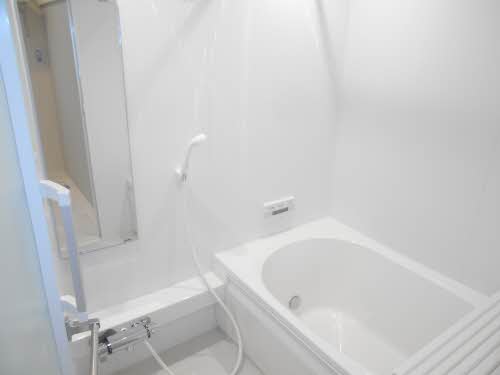 バス・シャワールーム　別のお部屋の写真です