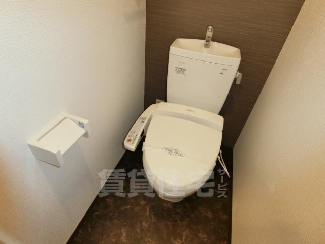地下鉄東西線 二条駅 徒歩3分 5階建 築18年のトイレ写真