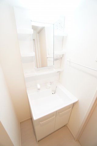 洗面設備　※同物件・同タイプの写真です。