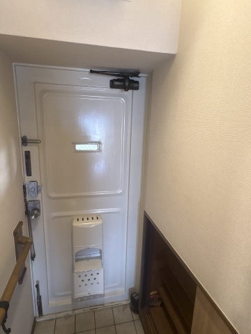 烏ヶ辻コーポの玄関写真
