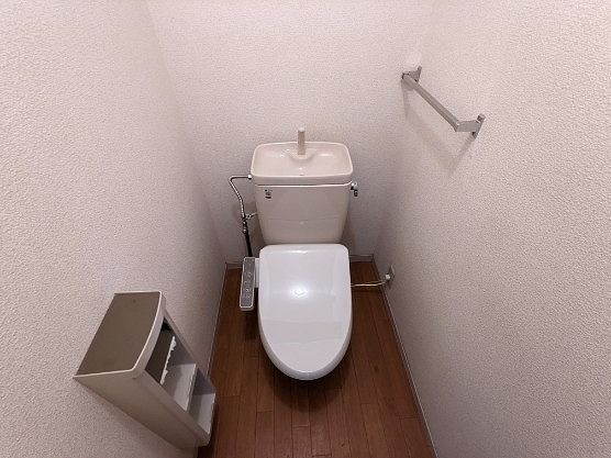 【朝来市桑市のアパートのトイレ】