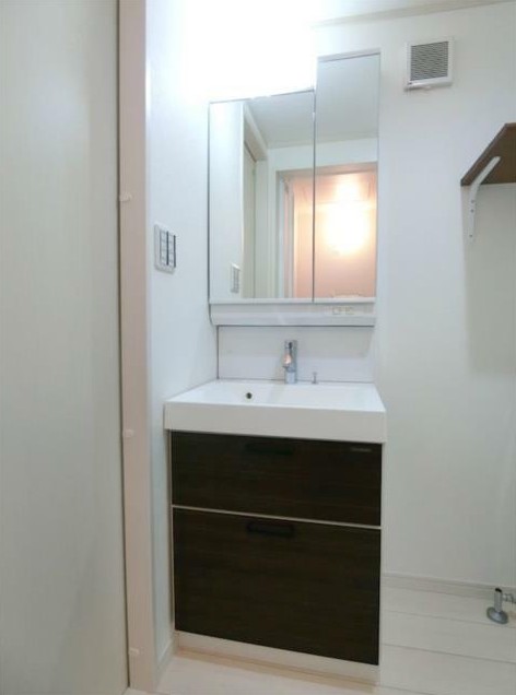 洗面設備　身支度に嬉しい独立洗面台