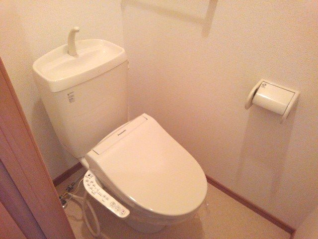 【結城市大字結城のアパートのトイレ】