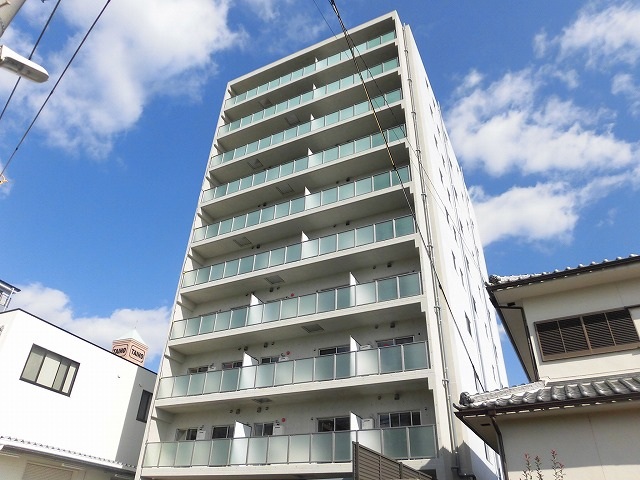 東大阪市西堤西のマンションの建物外観
