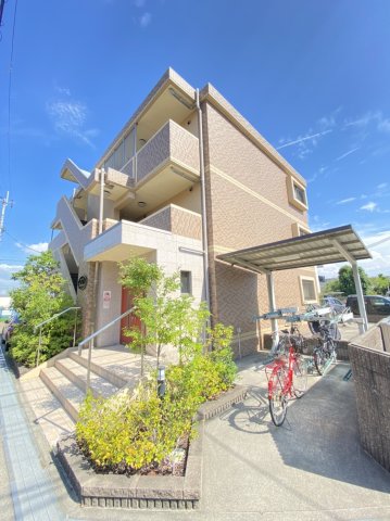 茨木市上穂積のマンションの建物外観