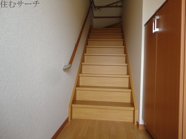 玄関　玄関階段