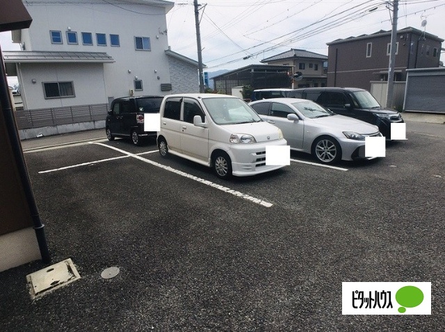 【ハイツエトランゼ神田　Ａの駐車場】