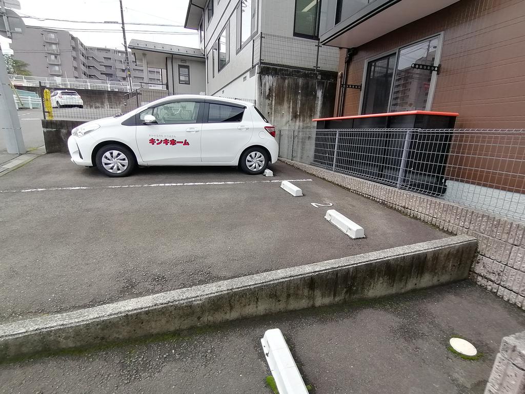 【カルテットの駐車場】