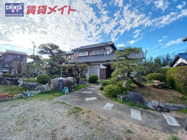 上野町貸家の建物外観