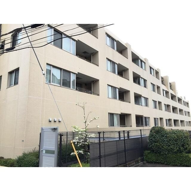 世田谷区松原のマンションの建物外観