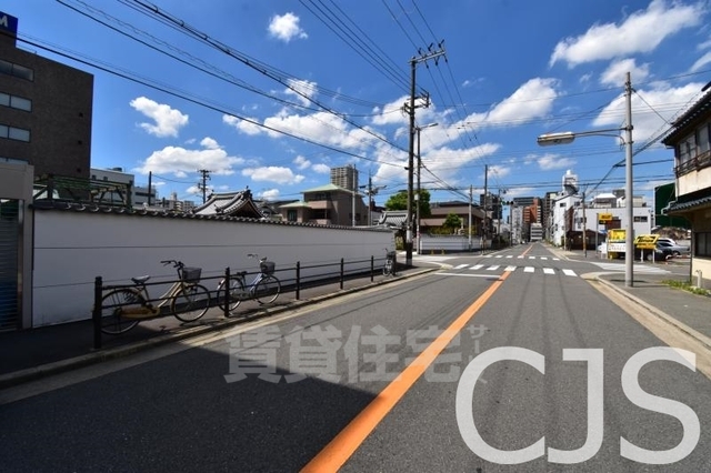 【大善寺ビルの駐車場】