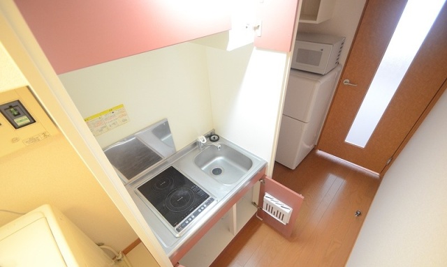 キッチン　同物件、別号室のものです。