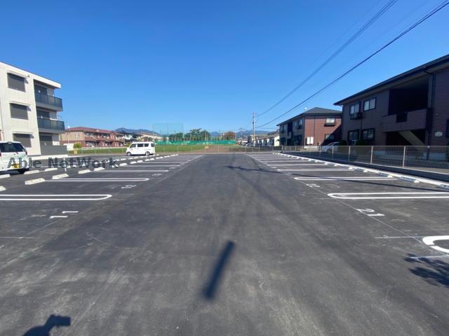 【大村市古賀島町のアパートの駐車場】