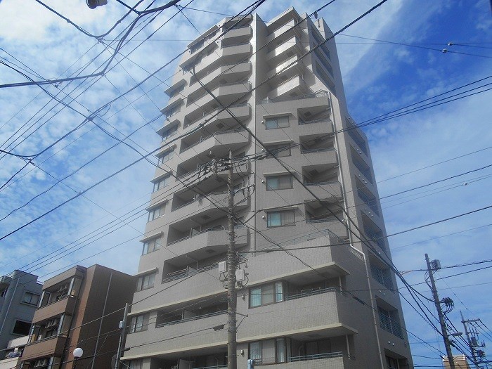 【立川市高松町のマンションの建物外観】