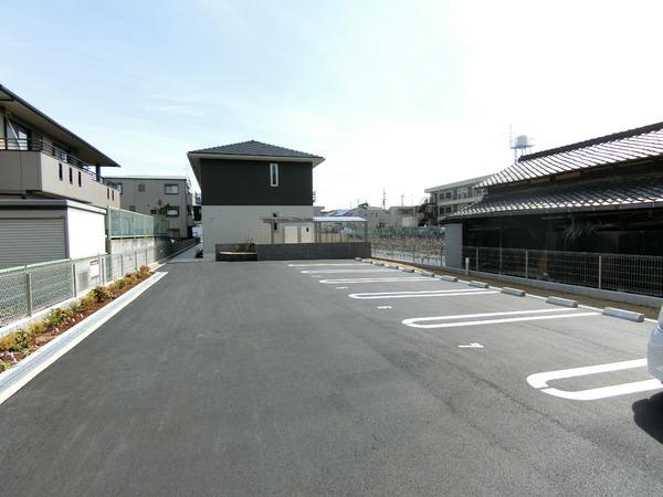 【藤井寺市沢田のアパートの駐車場】