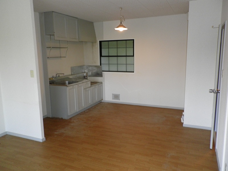 キッチン　フローリングのきれいなキッチンです。