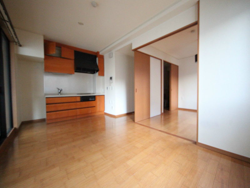 居室・リビング　LDK10帖　洋室6帖　繋げて使用できます