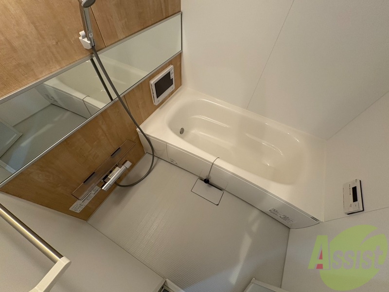 バス・シャワールーム　お風呂になります。一日の疲れを癒してくださいね。