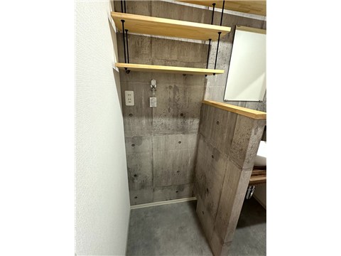 洗面設備　洗濯機置場・収納棚