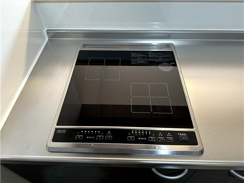 キッチン　IHクッキングヒーター