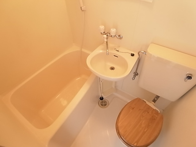 バス・シャワールーム　バスルーム