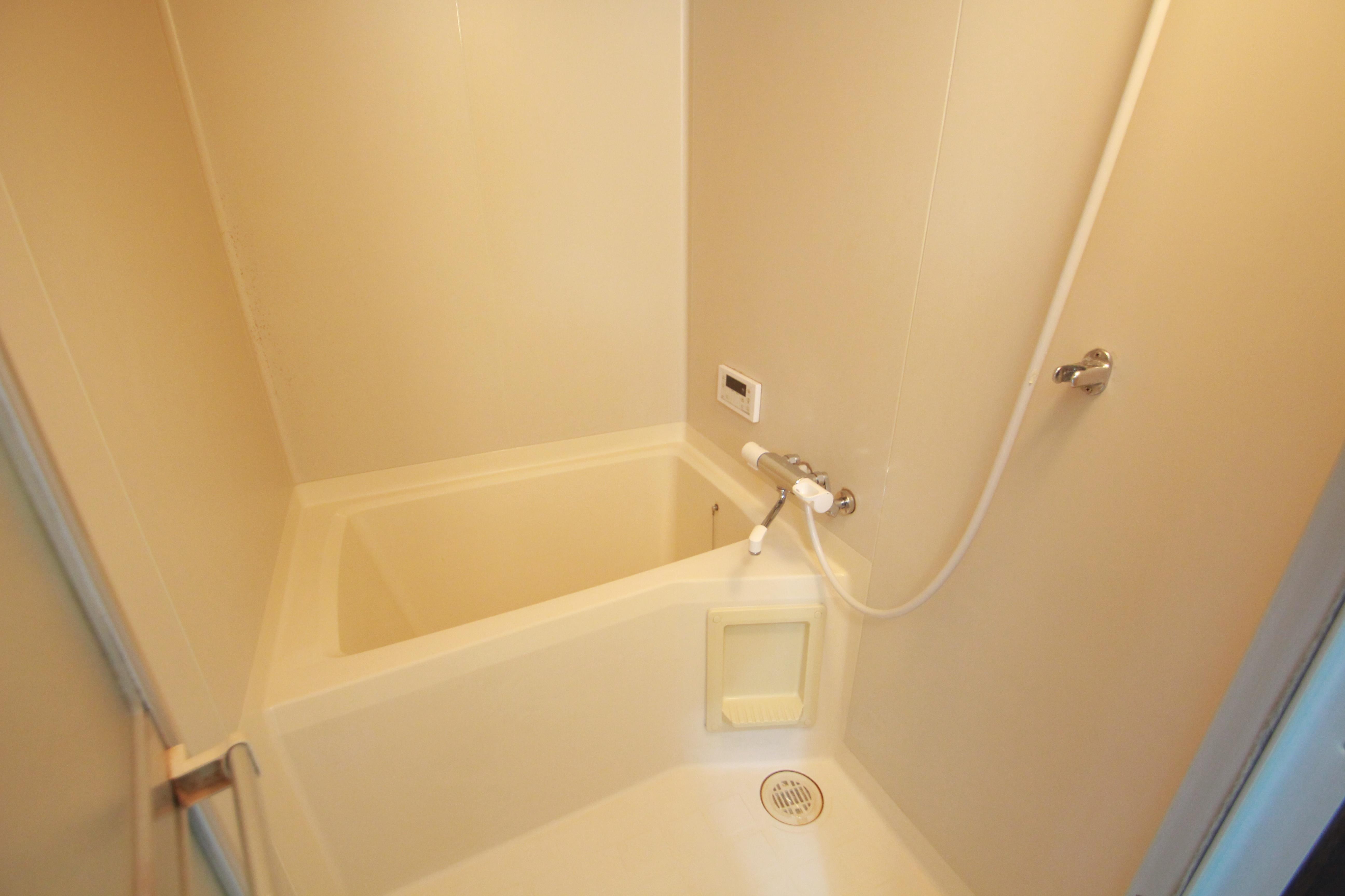 バス・シャワールーム　追い炊き機能付きの浴室です！