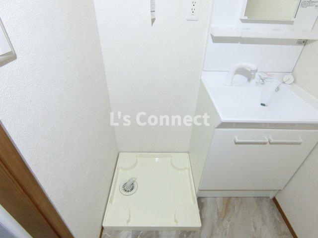 その他設備　室内洗濯機置き場には排水パン付き。