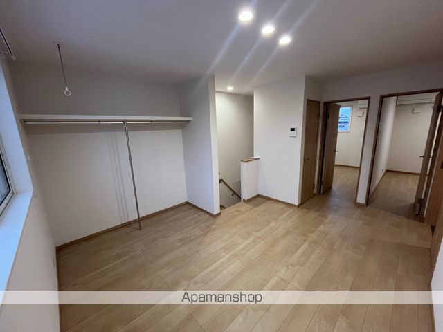 グランドゥール本町Aの居間写真