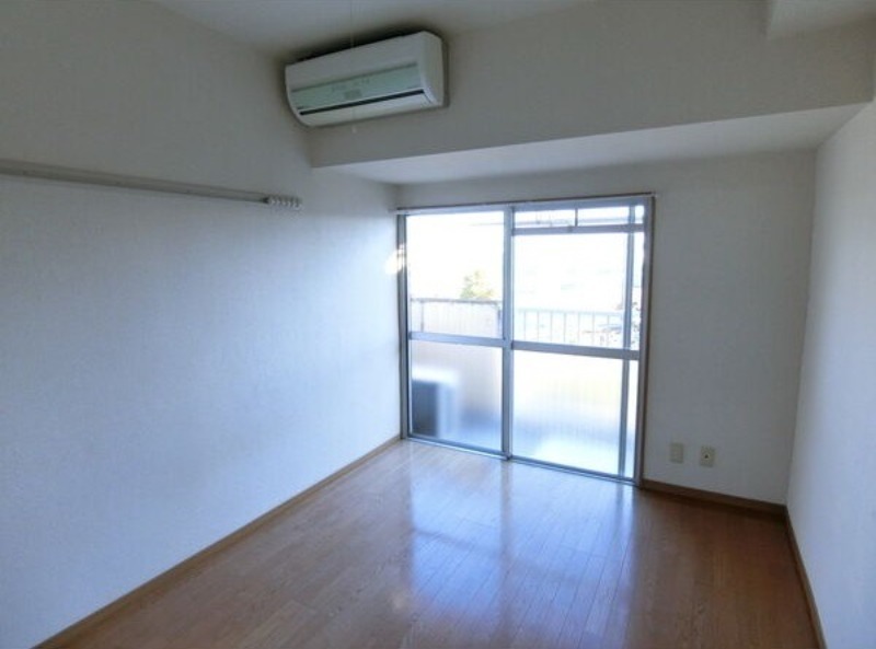 居室・リビング　図面と現状に相違がある場合には現状を優先