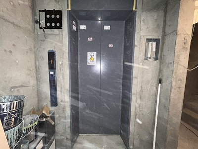 ロビー　工事中です。