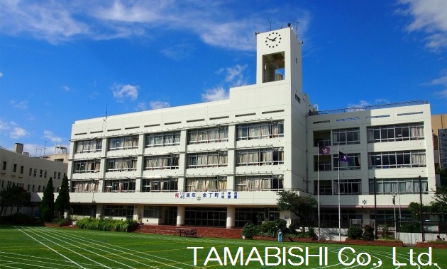 小学校　新宿区立余丁町小学校（小学校）まで520m