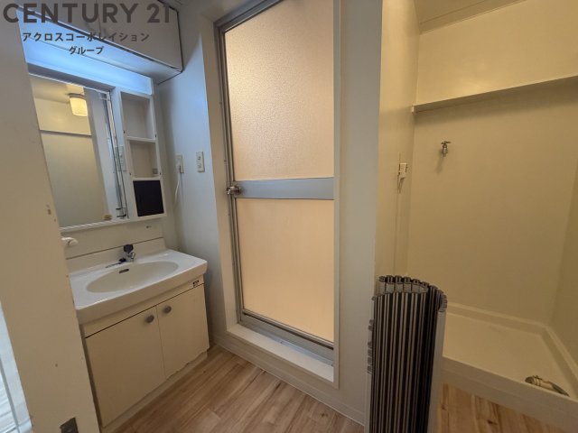 洗面設備　室内に洗濯機置き場があります