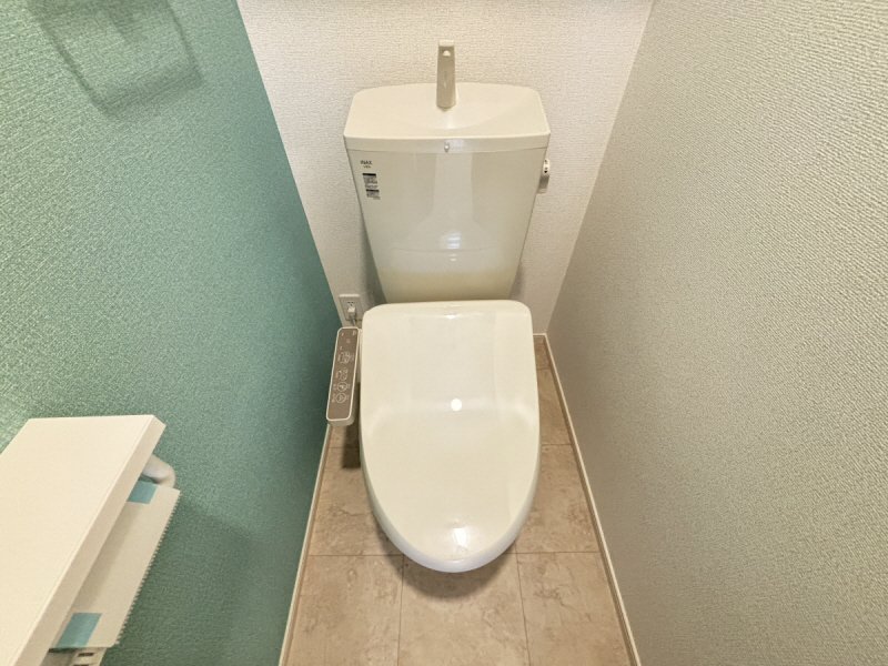 トイレ　※同タイプ写真